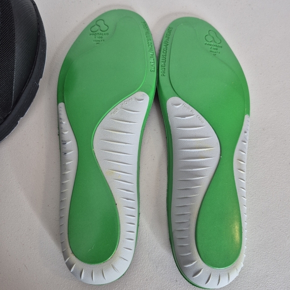 KEEN Women's Utility Vista Energy Low Height Composite Toe Work Shoe - Size 9 - Picture 12 of 15